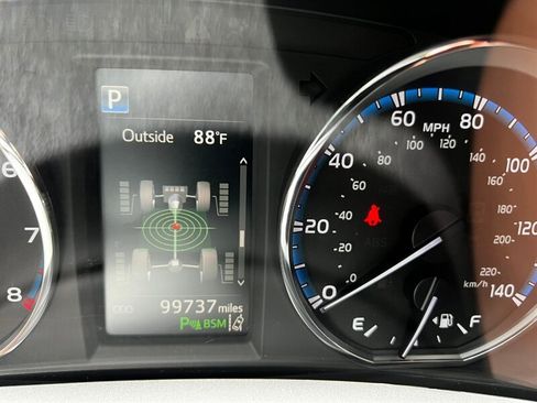 Used 2017 Toyota RAV4 Limited w/ Advanced Technology Package AWD/4WD image 34