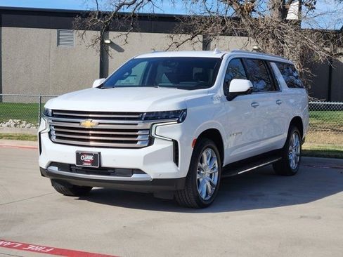 Used 2022 Chevrolet Suburban High Country image 10