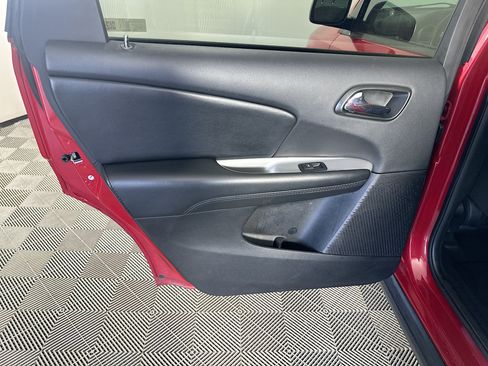 Used 2019 Dodge Journey SE w/ Premium Group FWD image 24