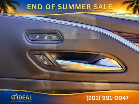 Used 2022 Cadillac Escalade ESV Premium Luxury AWD/4WD image 18