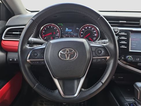 Used 2018 Toyota Camry XSE FWD image 9