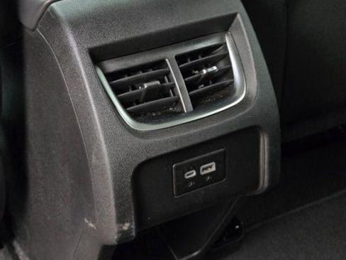 Used 2025 Chevrolet Blazer LT image 15