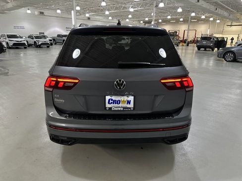 Used 2023 Volkswagen Tiguan SE R-Line FWD image 7