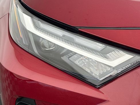 Used 2025 Toyota RAV4 XLE Premium image 9