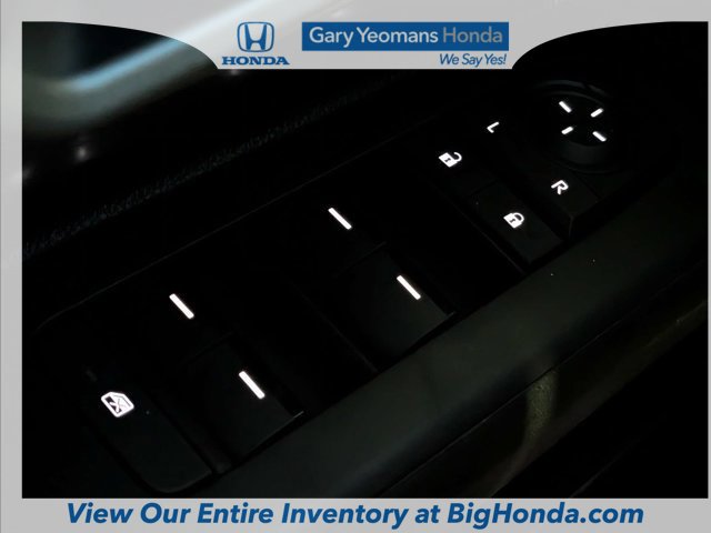 Used 2025 Toyota Tacoma TRD Sport AWD/4WD image 25