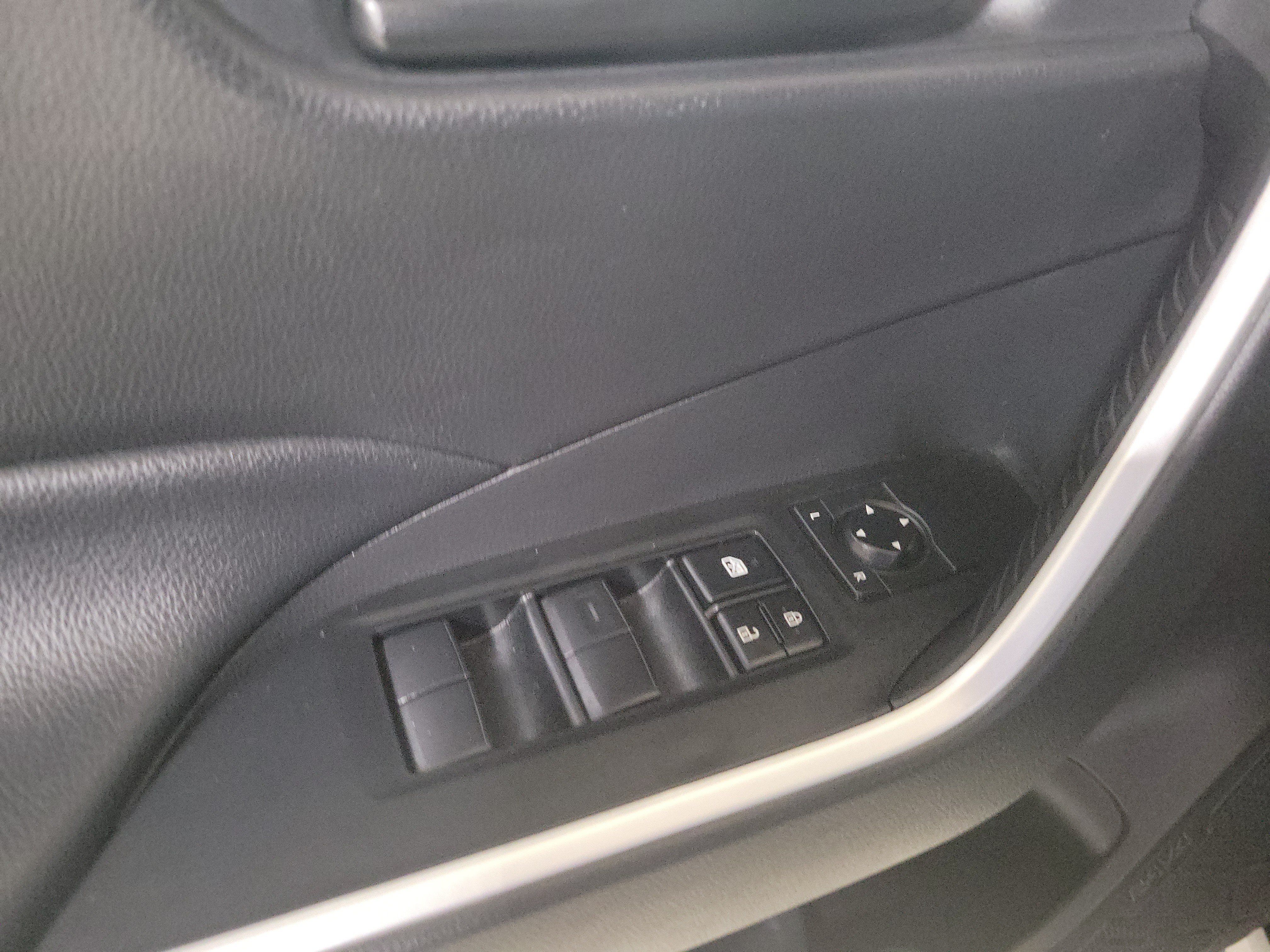 Used 2023 Toyota RAV4 LE AWD/4WD image 18