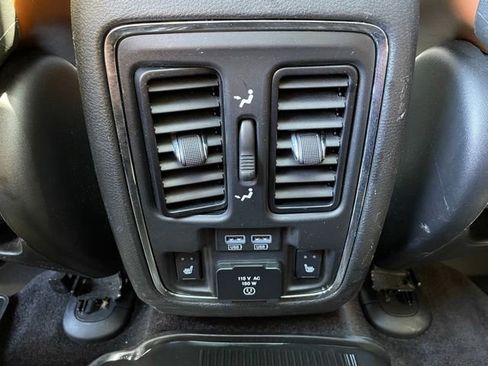 Used 2019 Jeep Grand Cherokee Summit w/ Platinum Series Group AWD/4WD image 31