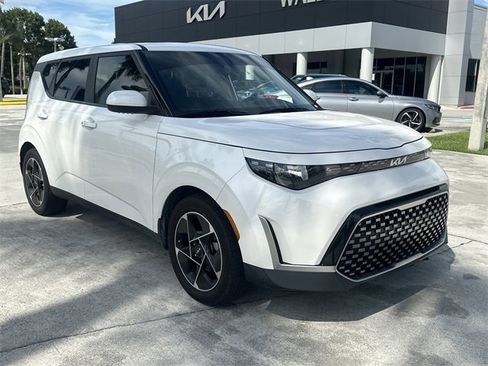 Certified 2023 Kia Soul EX image 4