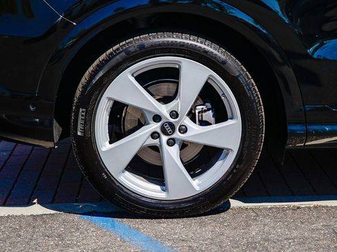 Used 2025 Audi Q5 Prestige image 9