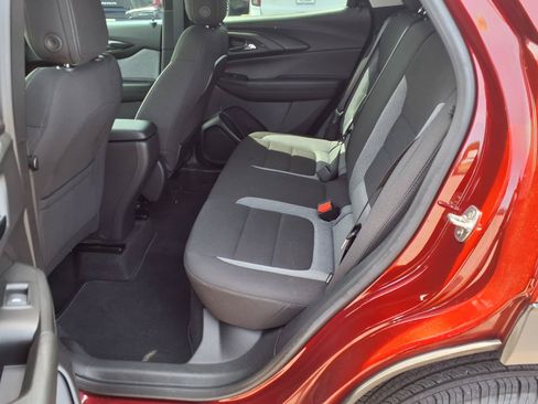 Used 2024 Chevrolet TrailBlazer LT w/ LT Cold Weather Package FWD image 15