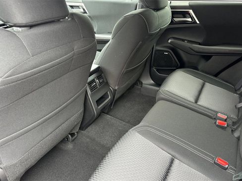 New 2025 Mitsubishi Outlander ES image 13