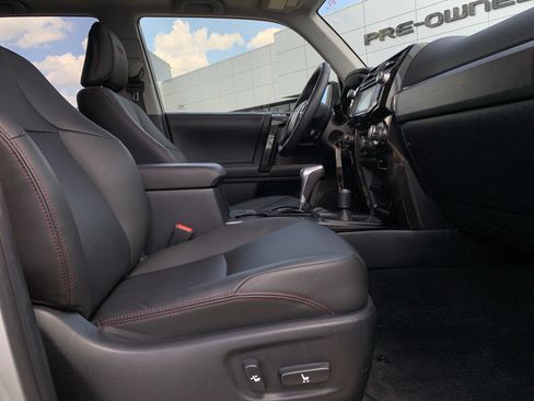 Used 2019 Toyota 4Runner TRD Off-Road Premium AWD/4WD image 35