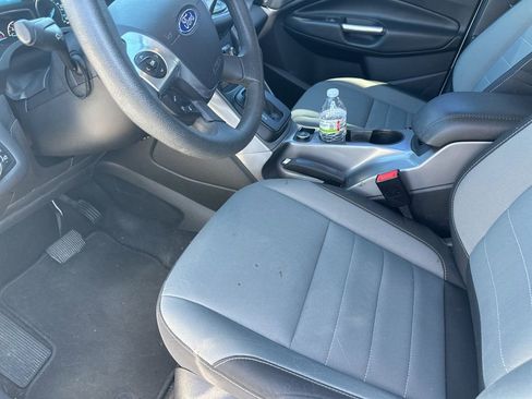 Used 2016 Ford Escape SE w/ Equipment Group 201A image 6