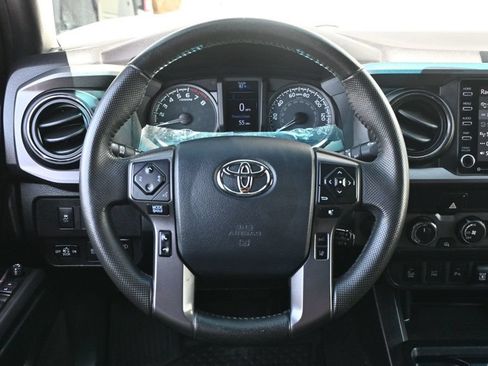 Used 2020 Toyota Tacoma TRD Sport w/ Technology Package AWD/4WD image 13
