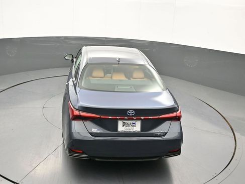 Used 2020 Toyota Avalon Limited image 38