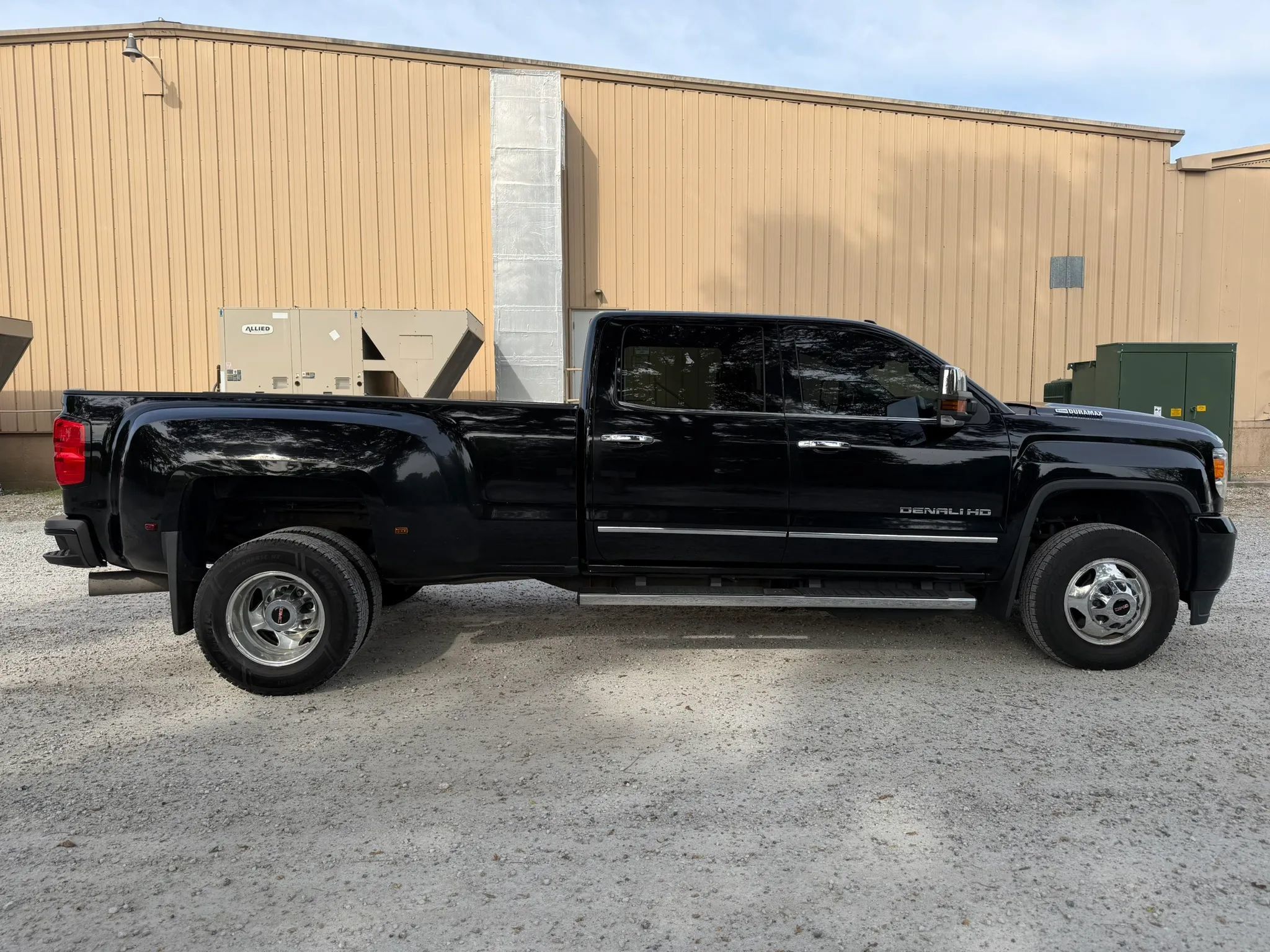 Used 2019 GMC Sierra 3500 Denali AWD/4WD image 4