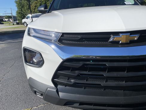 Used 2023 Chevrolet TrailBlazer LS FWD image 14