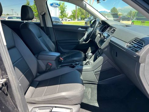 Used 2019 Volkswagen Tiguan SE w/ 3rd Row Seat Package AWD/4WD image 15