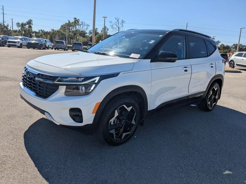 Used 2025 Kia Seltos S image 8