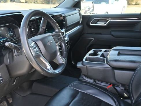 Used 2023 Chevrolet Silverado 1500 RST w/ Z71 Off-Road Package image 9