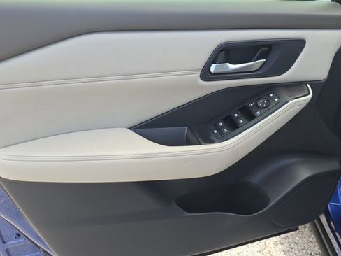 Certified 2023 Nissan Rogue SV w/ SV Premium Package FWD image 18