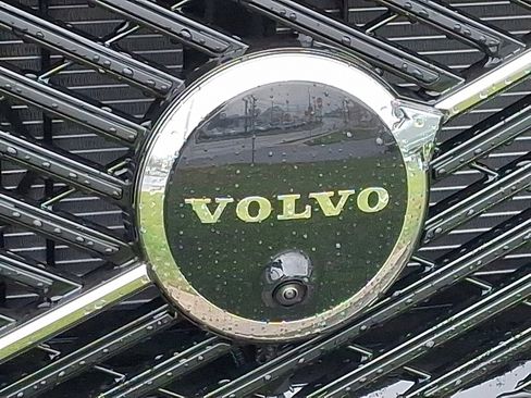 New 2026 Volvo XC60 B5 Plus w/ Protection Package Premier image 16