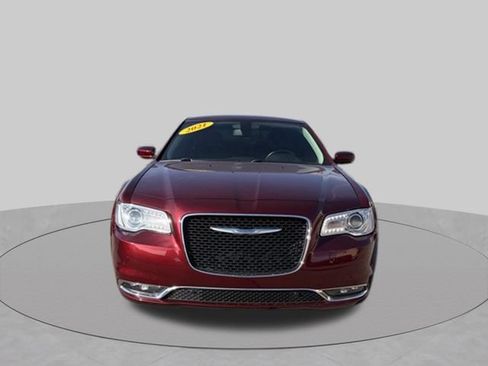Used 2021 Chrysler 300 Touring L RWD image 2