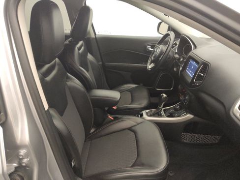 Used 2019 Jeep Compass Latitude w/ Cold Weather Group AWD/4WD image 21