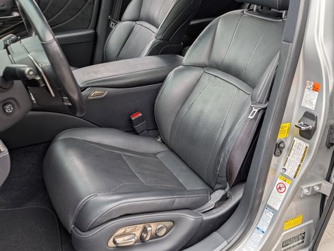 Used 2019 Lexus LS 500h AWD image 17