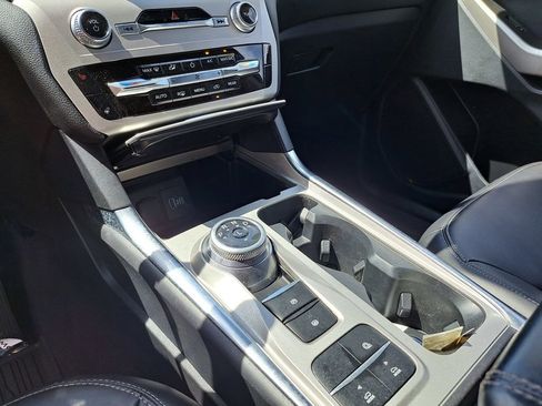 Used 2023 Ford Explorer XLT w/ Equipment Group 202A image 11