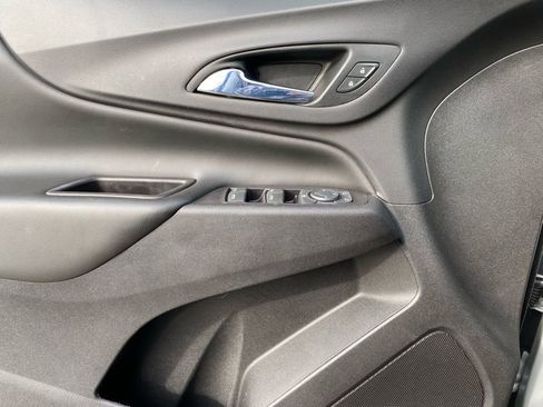 Used 2021 Chevrolet Equinox LT image 22