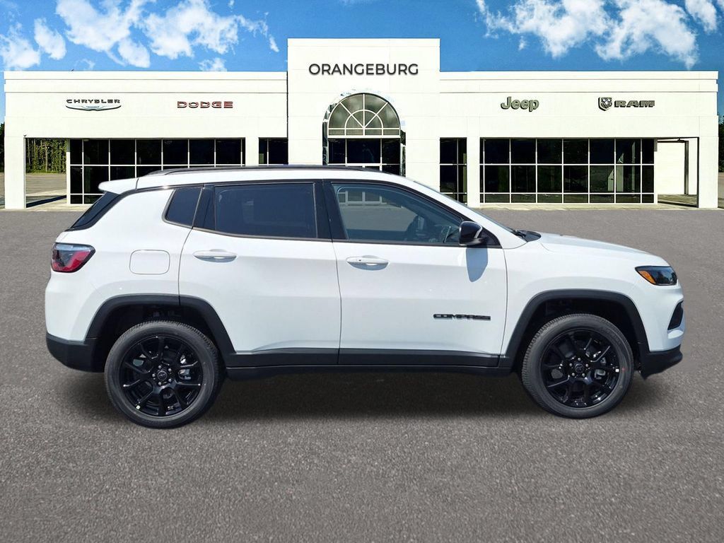 New 2026 Jeep Compass Latitude AWD/4WD image 10