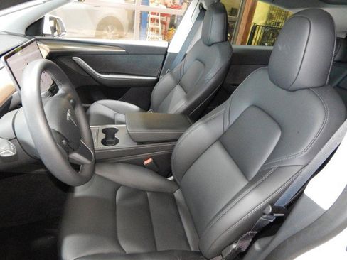 Used 2023 Tesla Model Y Long Range image 16