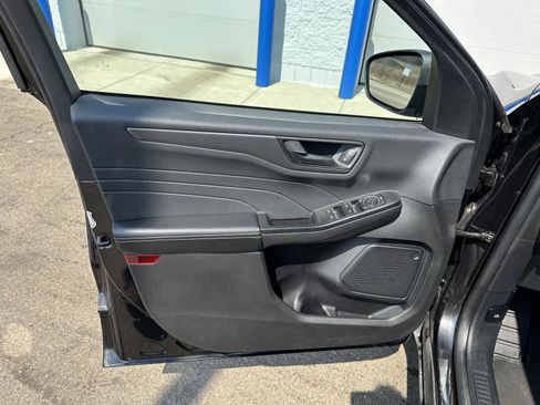 Used 2025 Ford Escape Active image 17