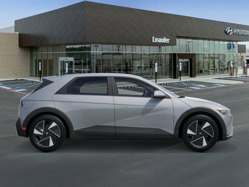 New 2026 Hyundai Ioniq 5 SEL RWD image 7