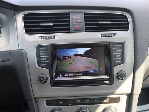 Used 2015 Volkswagen Golf 4-Door image 36