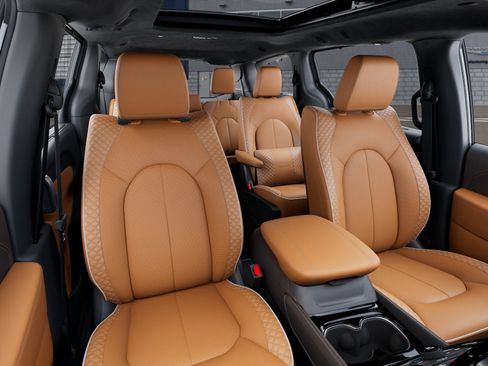 New 2025 Chrysler Pacifica Pinnacle image 42