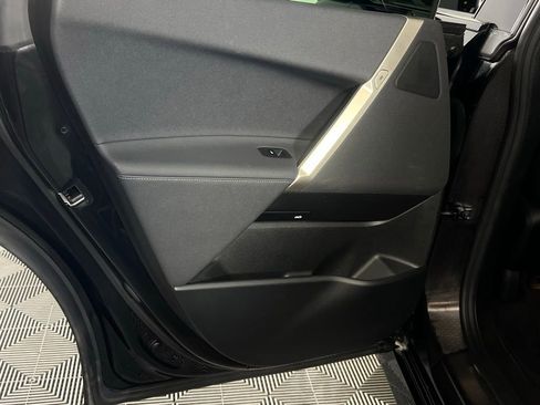 Used 2023 BMW iX xDrive50 w/ Sport Package image 29