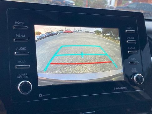 Used 2022 Toyota Camry SE FWD image 21