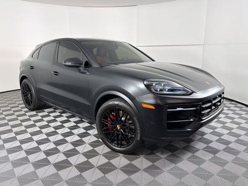 Certified 2026 Porsche Cayenne S AWD/4WD image 7