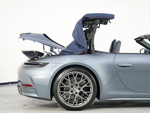 Used 2025 Porsche 911 Carrera image 56
