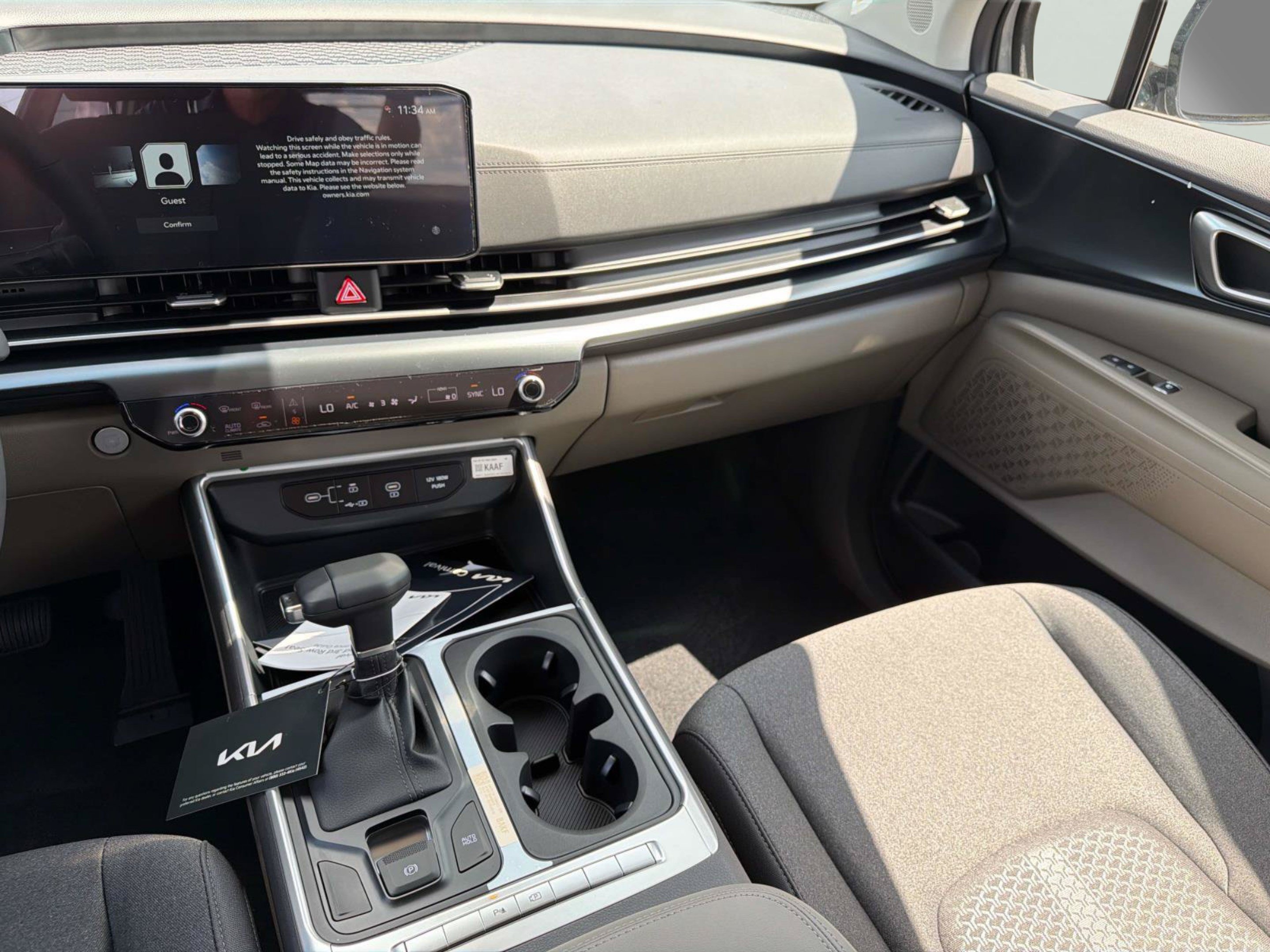 New 2027 Kia Carnival LX FWD image 10
