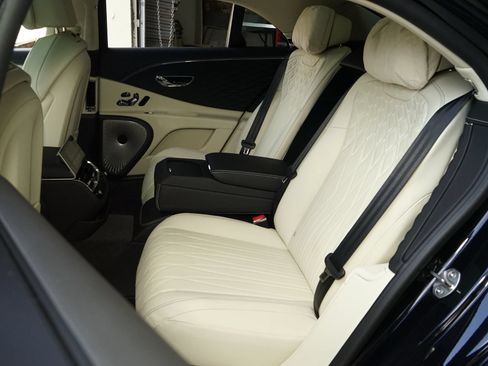Used 2023 Bentley Flying Spur Azure AWD/4WD image 24