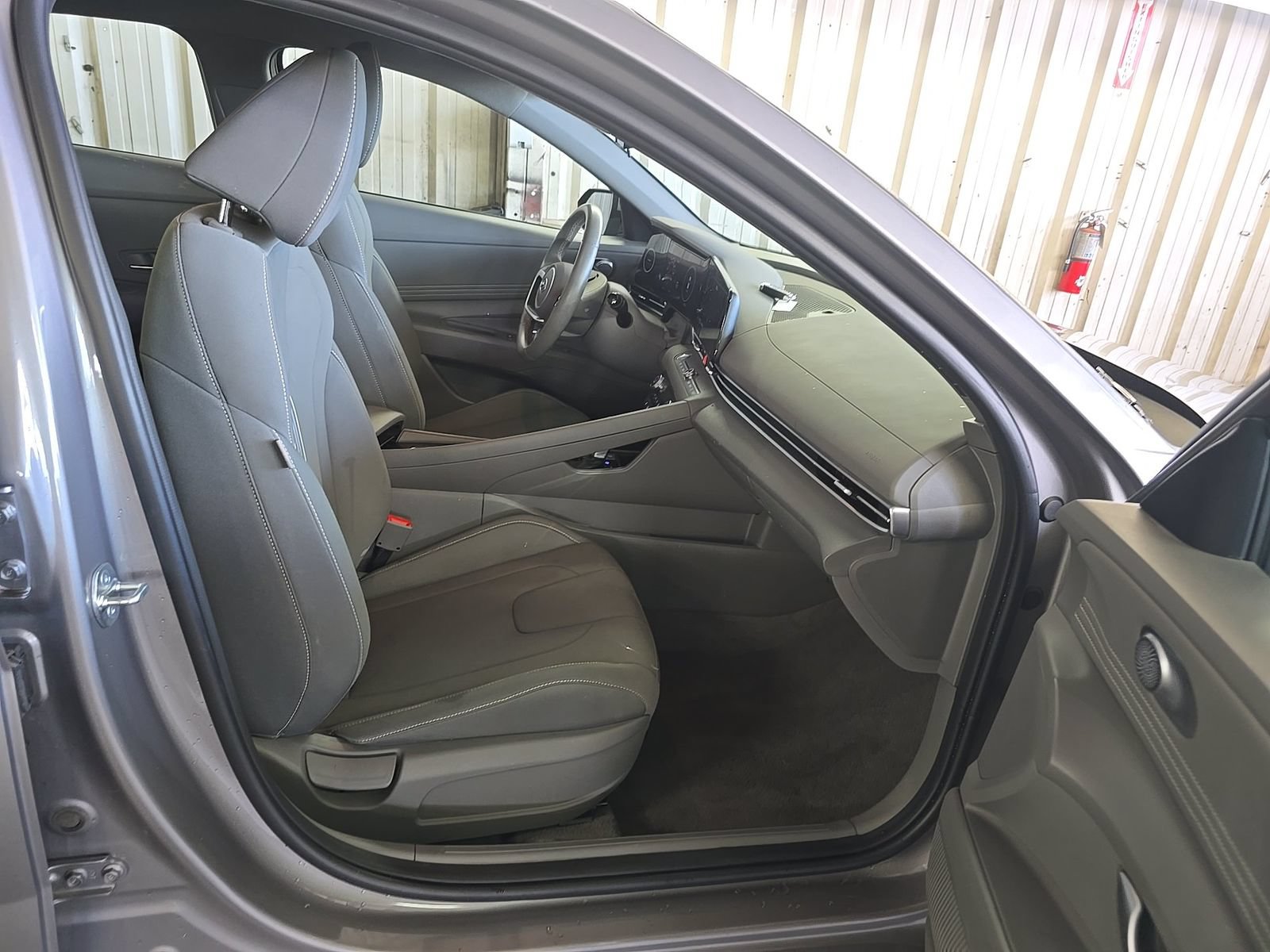 Used 2023 Hyundai Elantra SEL w/ Convenience Package FWD image 11