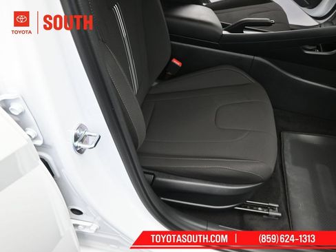 Used 2025 Hyundai Elantra Sport FWD image 34