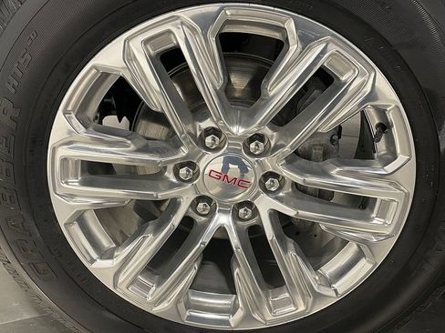 Used 2023 GMC Yukon SLT w/ SLT Premium Package image 20