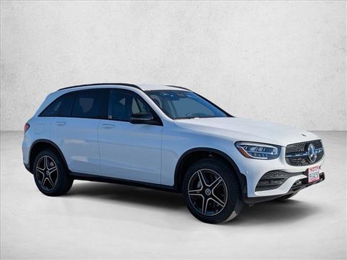 Certified 2022 Mercedes-Benz GLC 300 4MATIC image 3