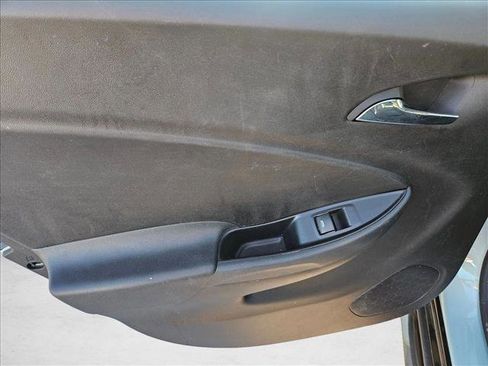 Used 2018 Chevrolet Volt Premier w/ Driver Confidence Package image 6