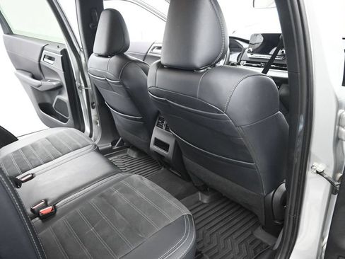 Used 2024 Mitsubishi Outlander SE FWD image 19