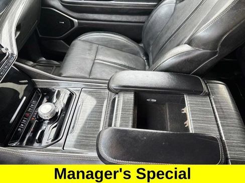 Used 2022 Jeep Wagoneer Series III w/ Premium Group I AWD/4WD image 26